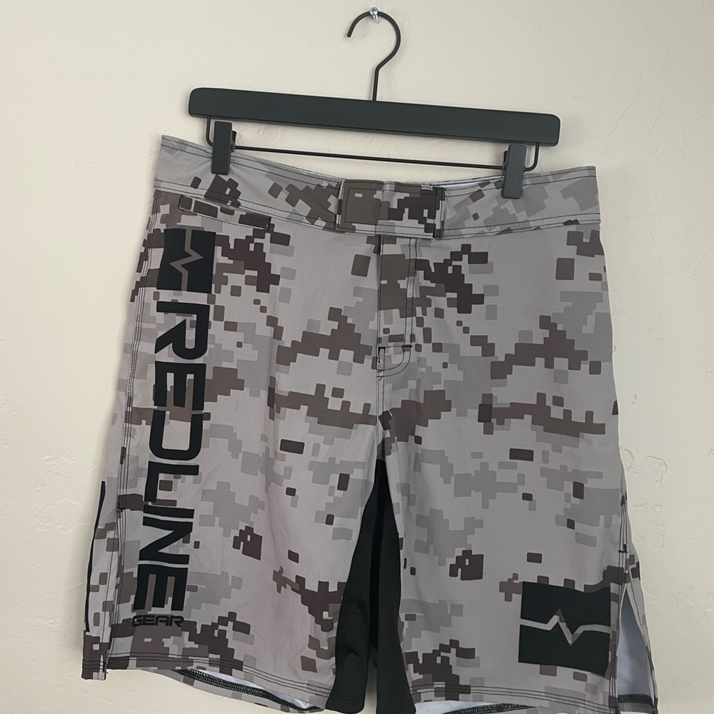 Redline gear short
